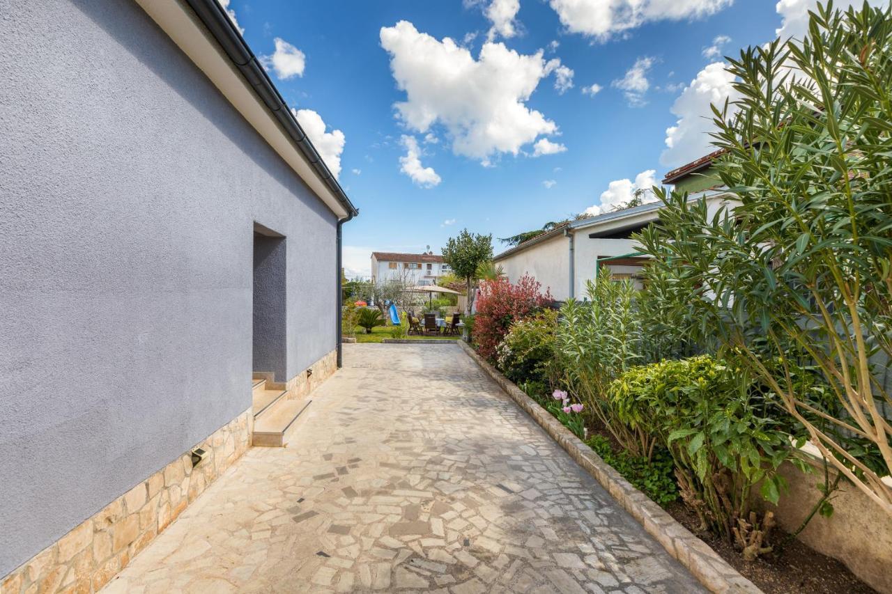 Lovely House With Garden Near City Centre Pula Exterior foto