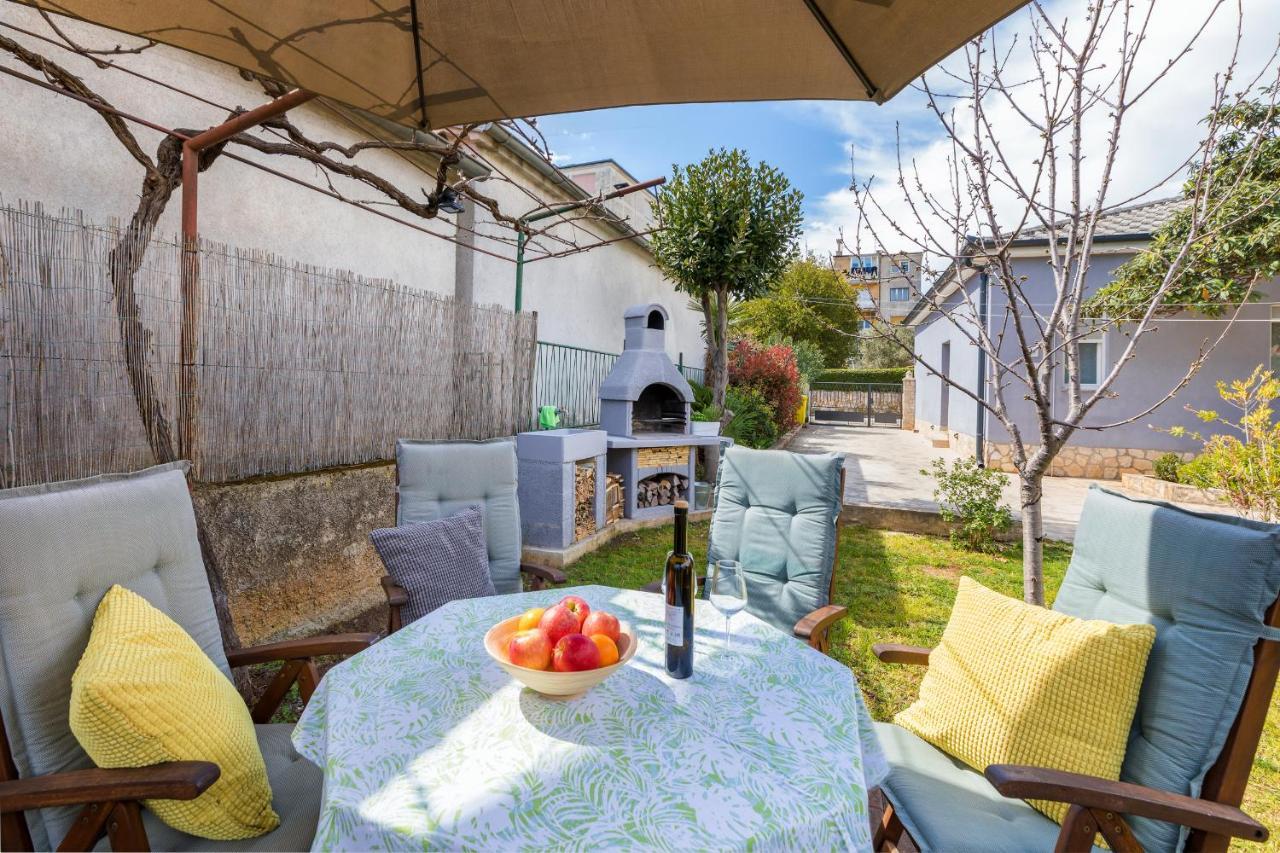 Lovely House With Garden Near City Centre Pula Exterior foto